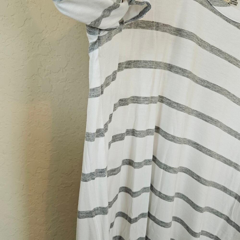 Chaser Striped White Gray Long Sleeve Cold Shoulder Top Women's Medium Casual - Picture 6 of 7